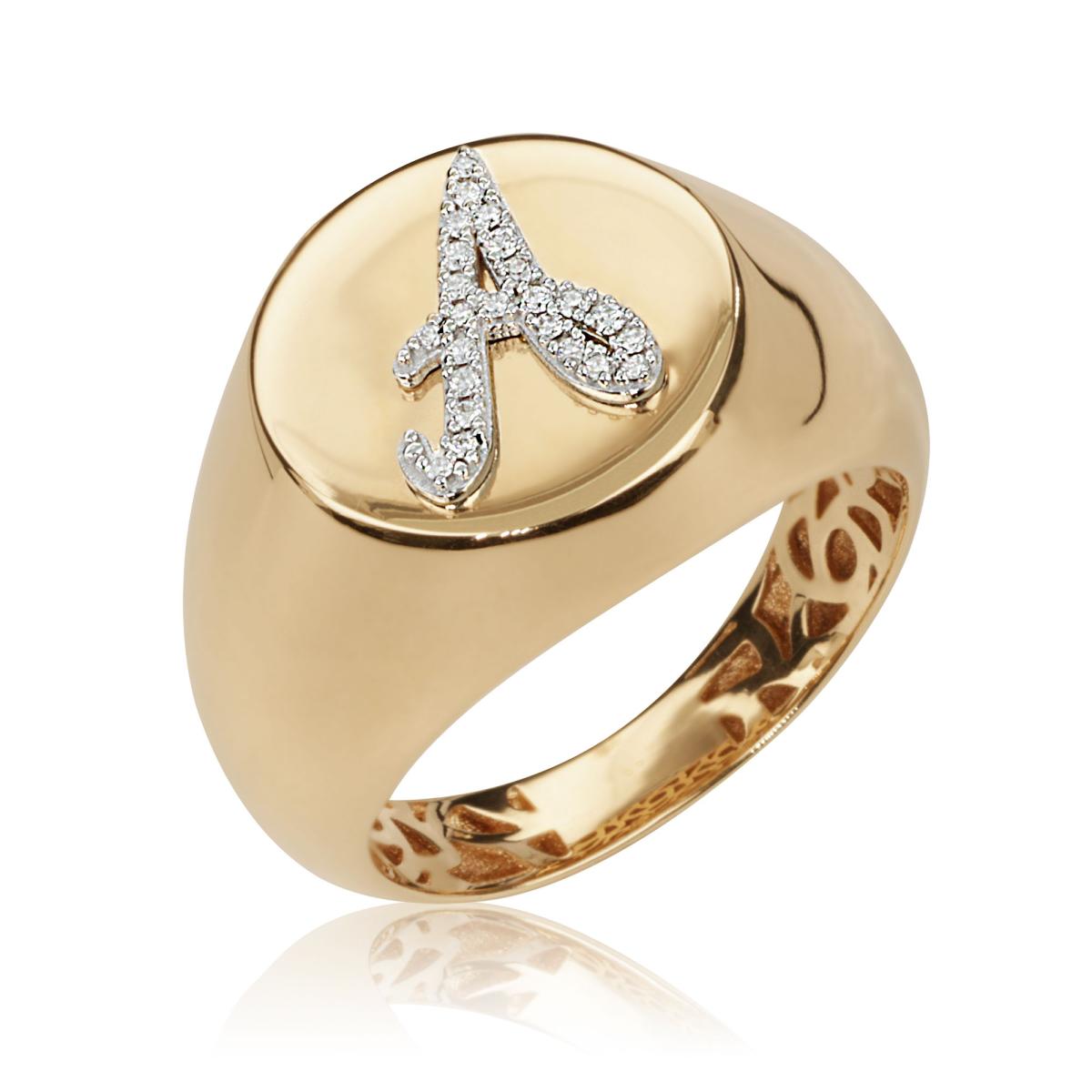 Chevalier ring in 18 kt gold, with customizable initial in